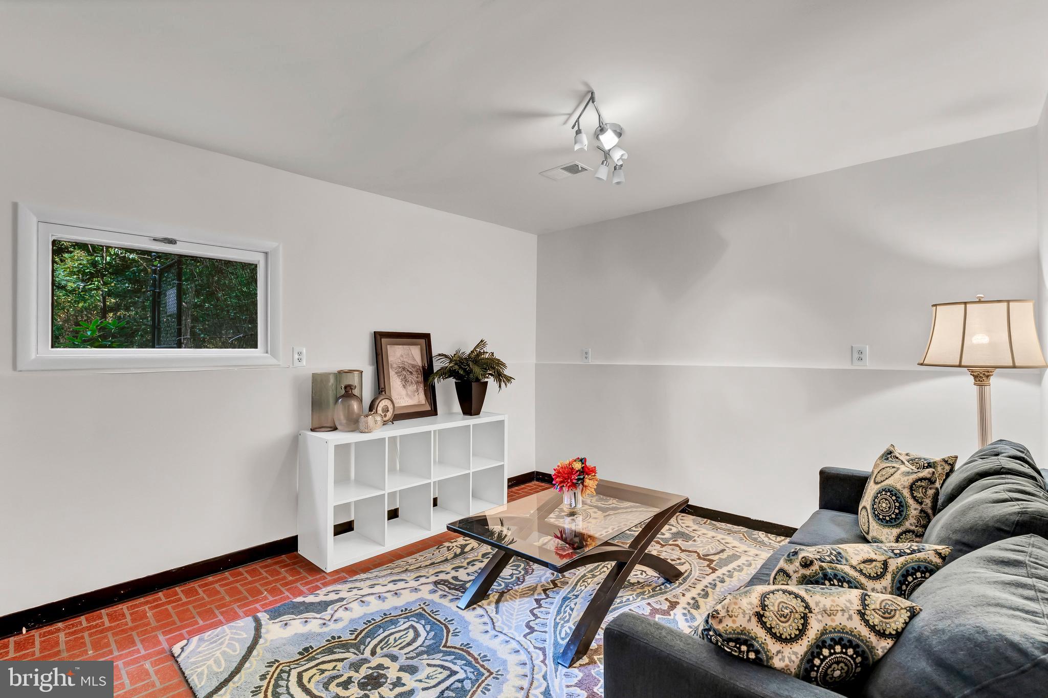 12211 BROOKHAVEN DRIVE