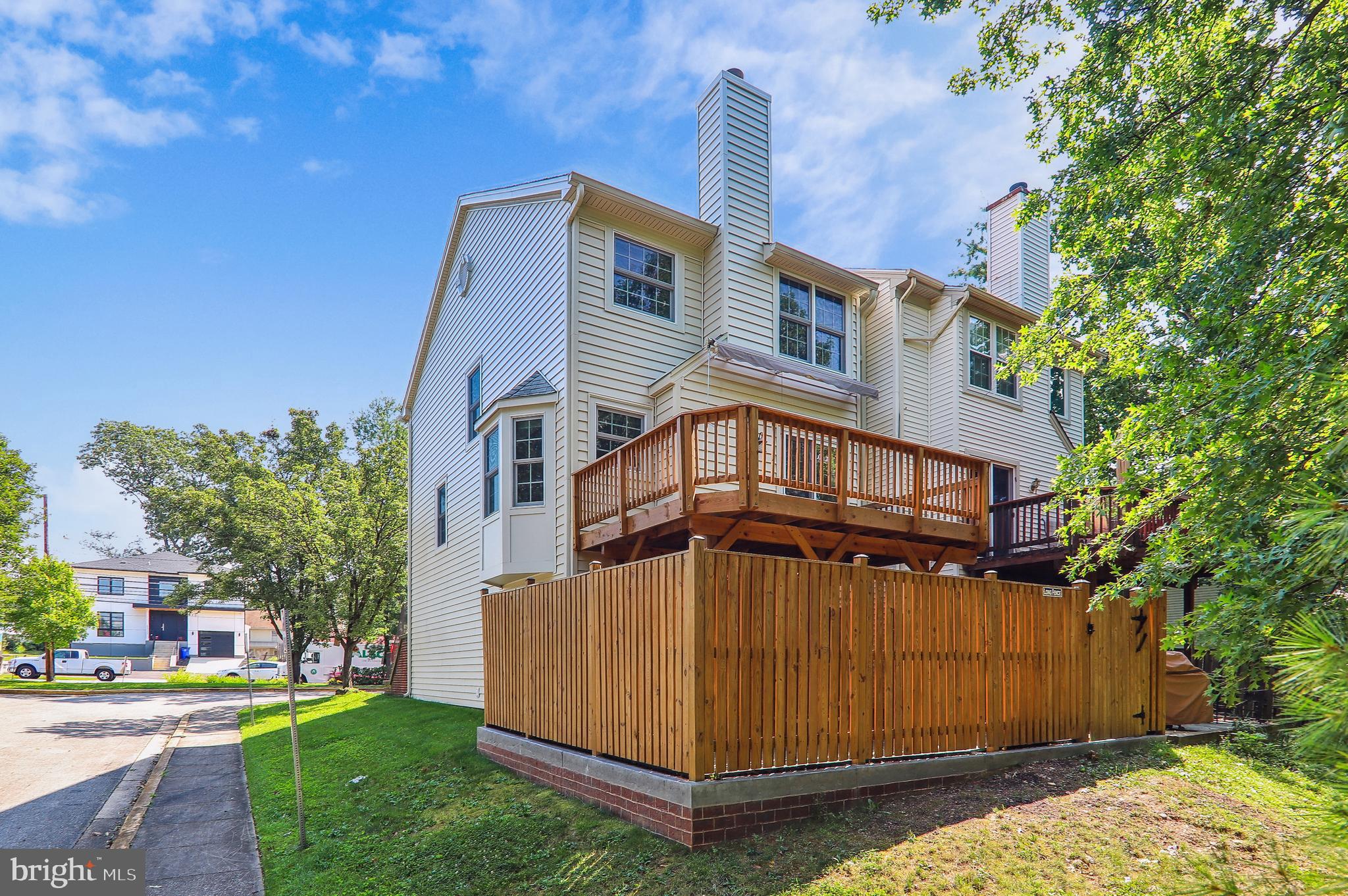 11247 Watermill Ln