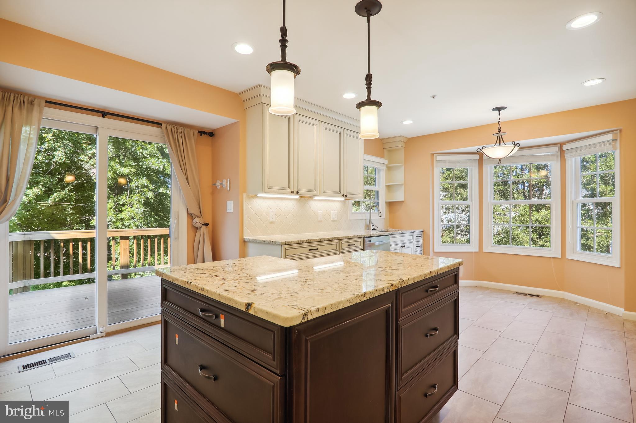 11247 Watermill Ln