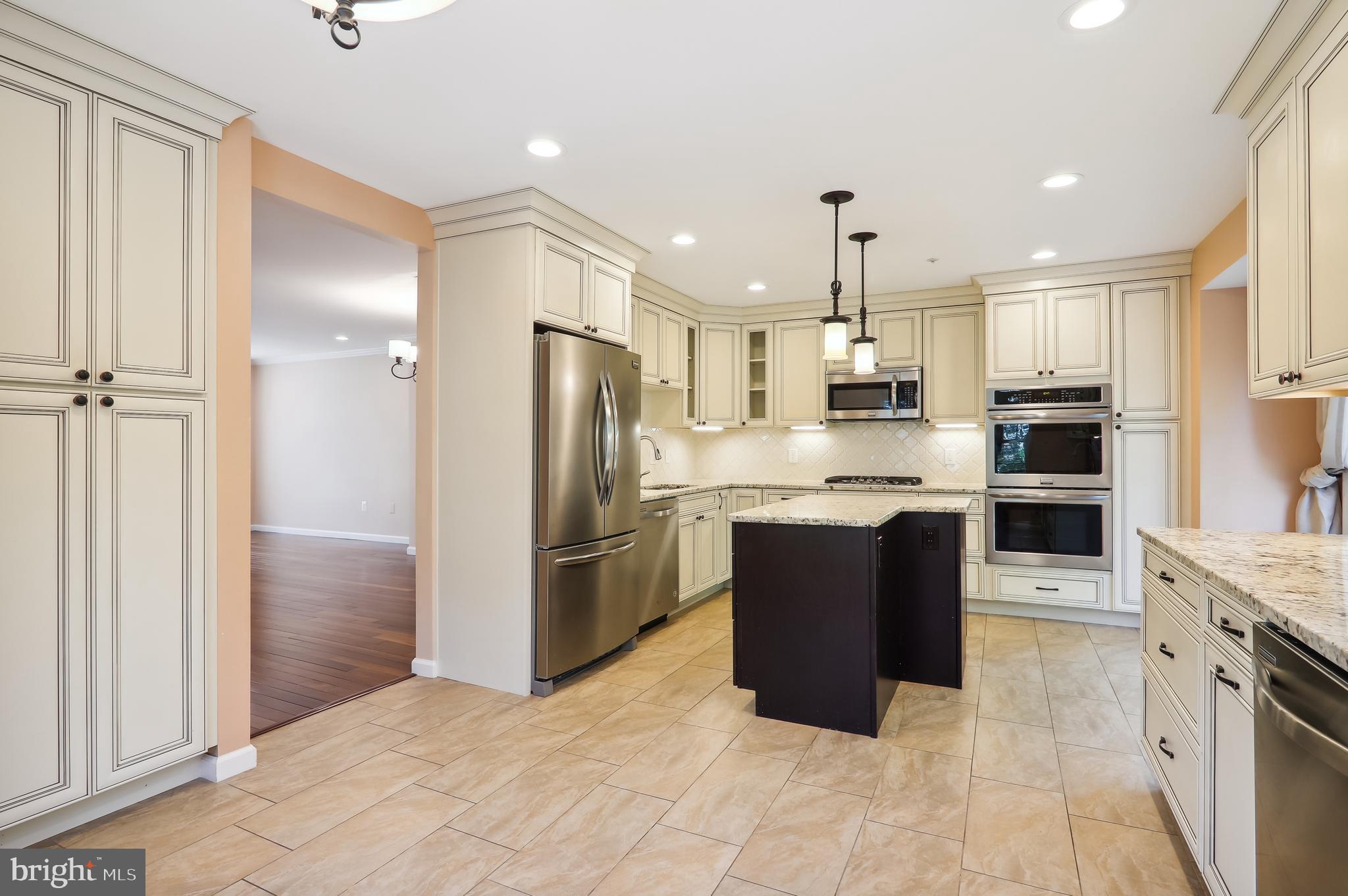 11247 Watermill Ln