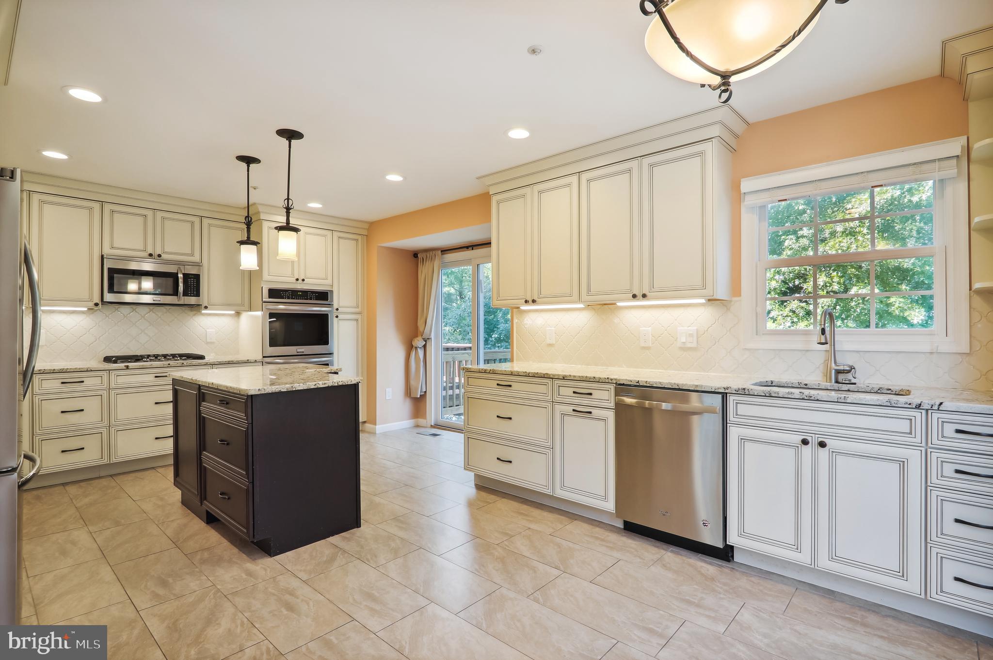 11247 Watermill Ln