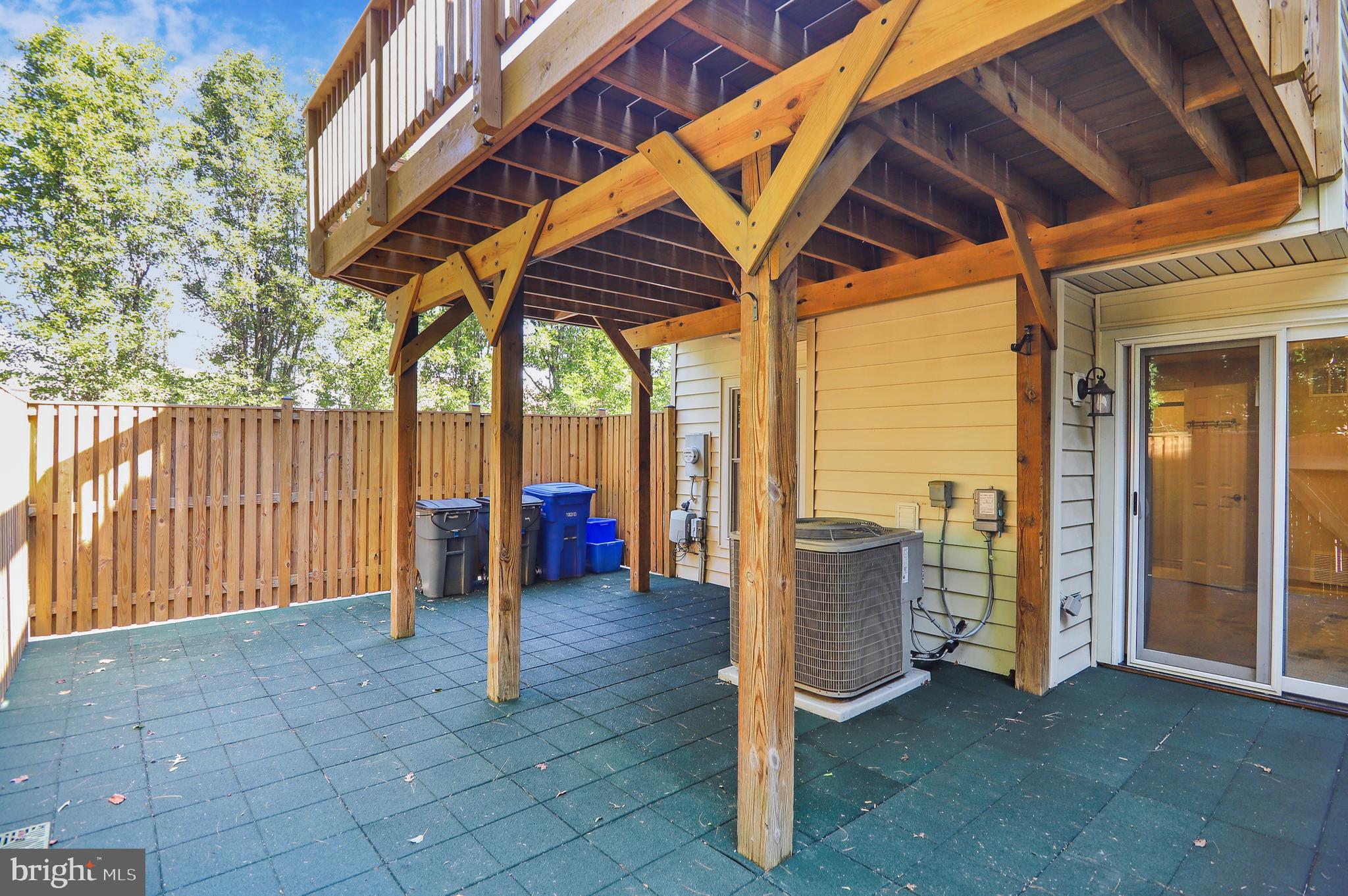 11247 Watermill Ln