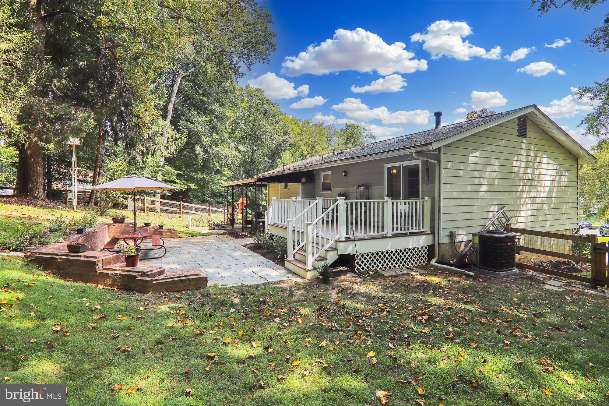 13609 Crispin WAY