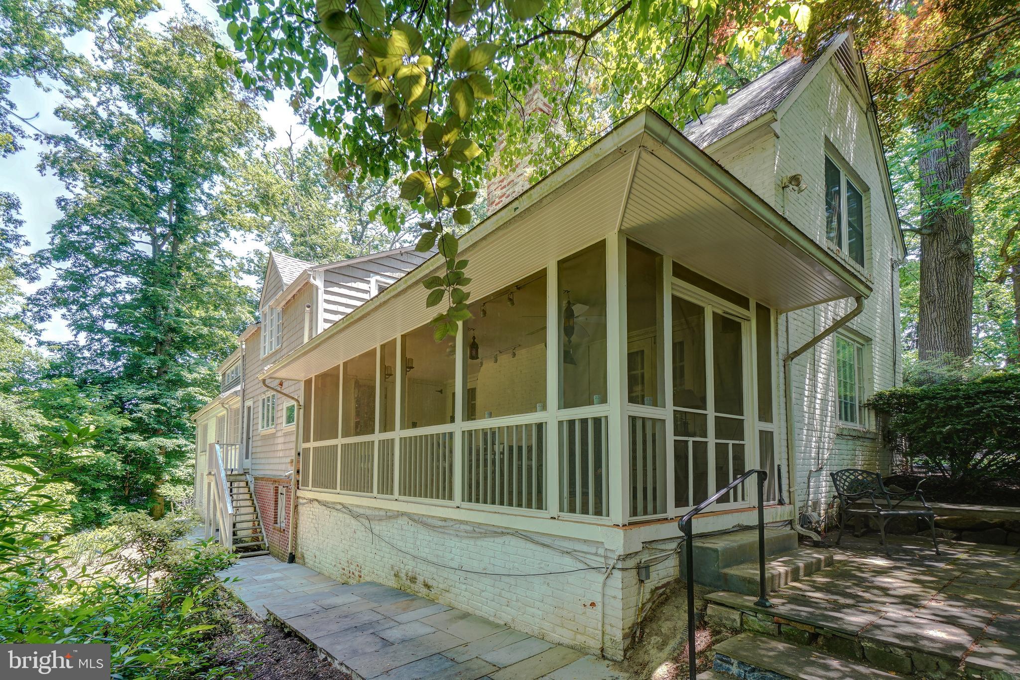 2801 BARKER STREET