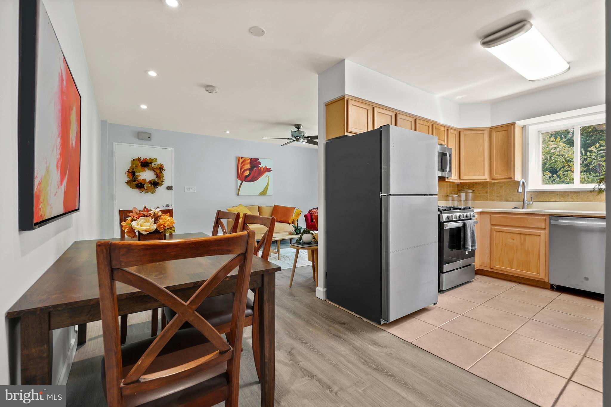 7718 MAPLE AVENUE Unit: 3