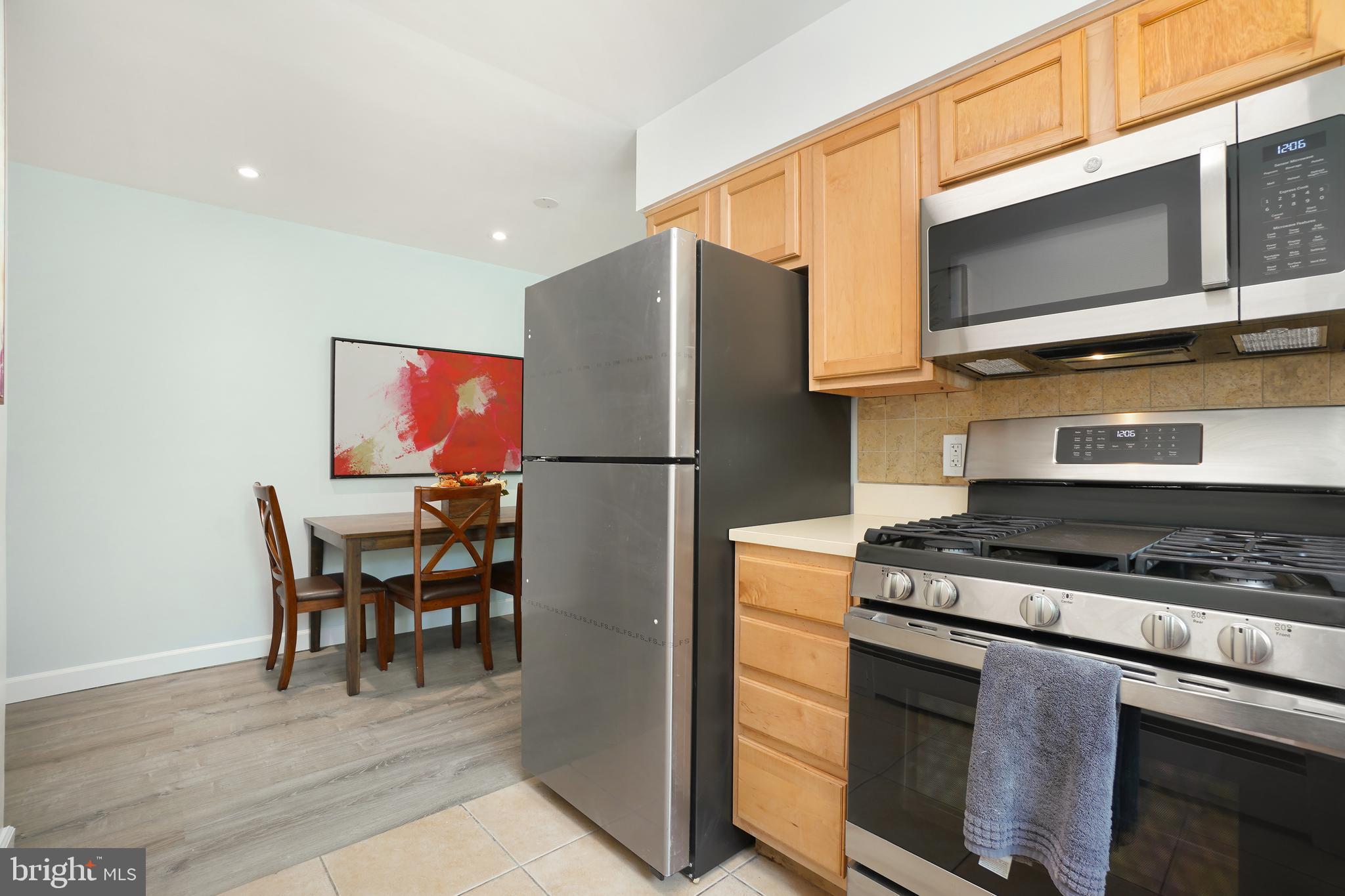 7718 MAPLE AVENUE Unit: 3