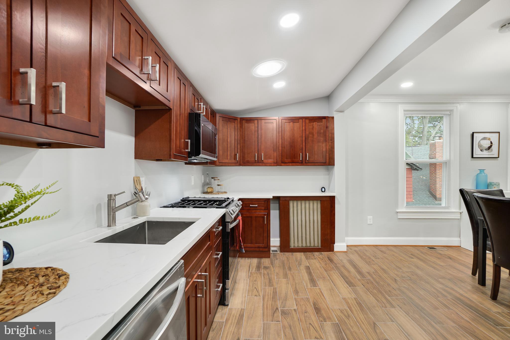 120 Sherman AVENUE