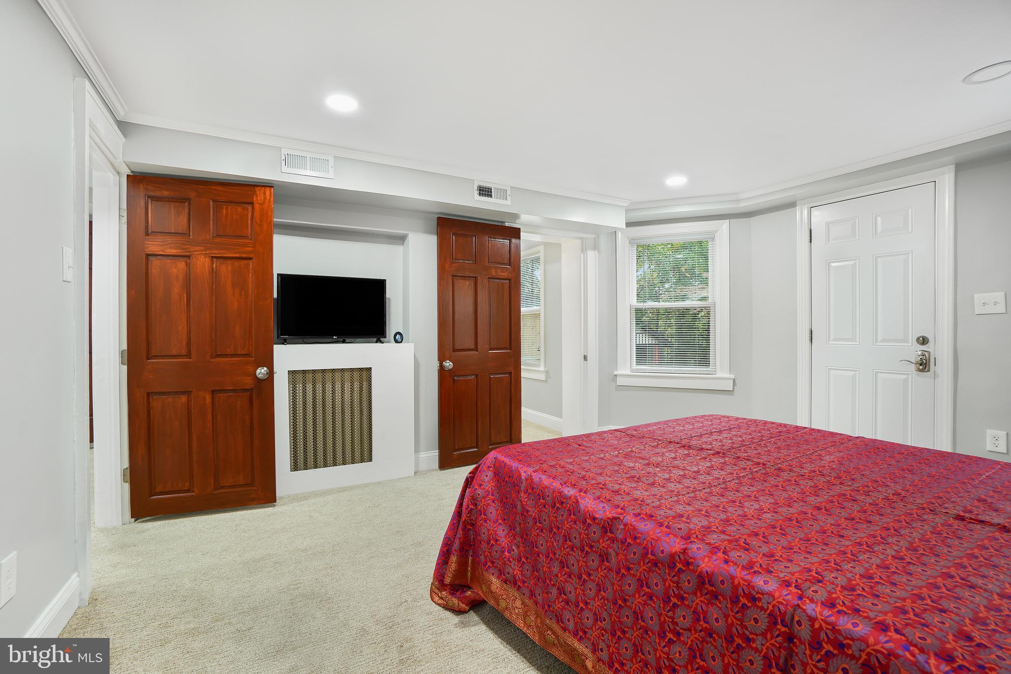 120 Sherman AVENUE