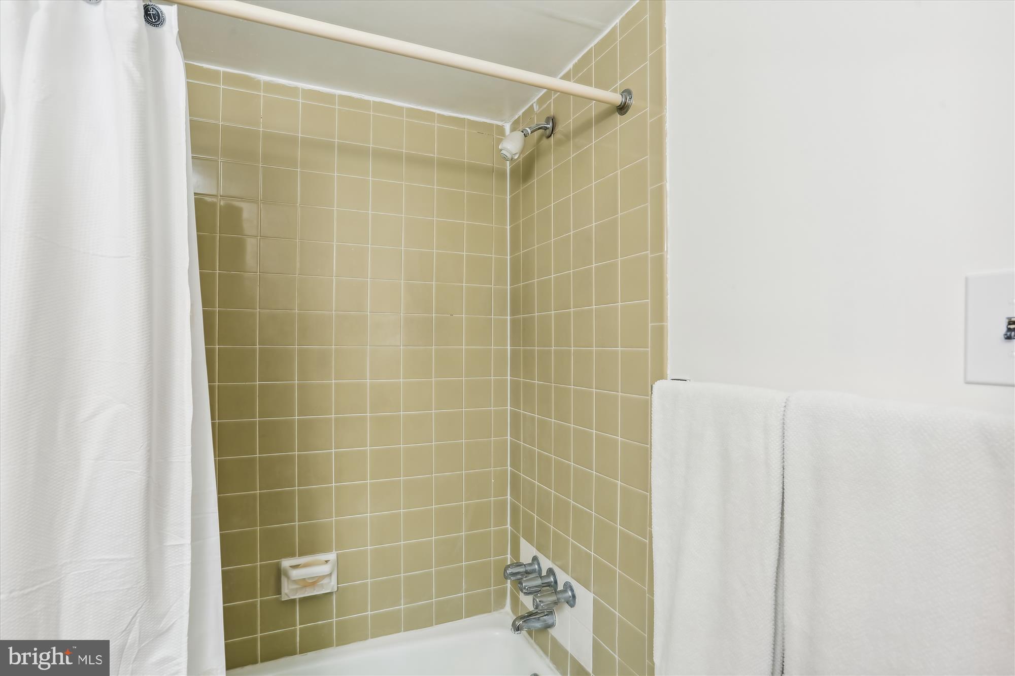 1121 University Blvd W #401-B