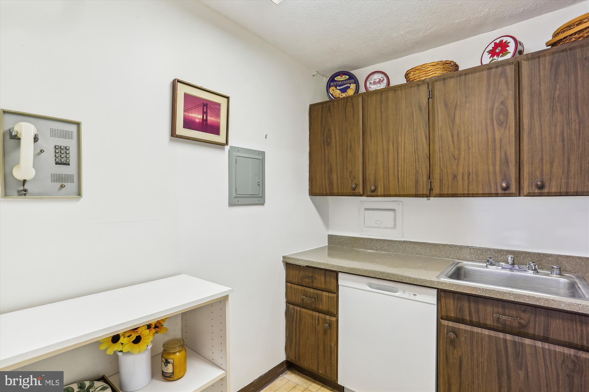 1121 University Blvd W #401-B