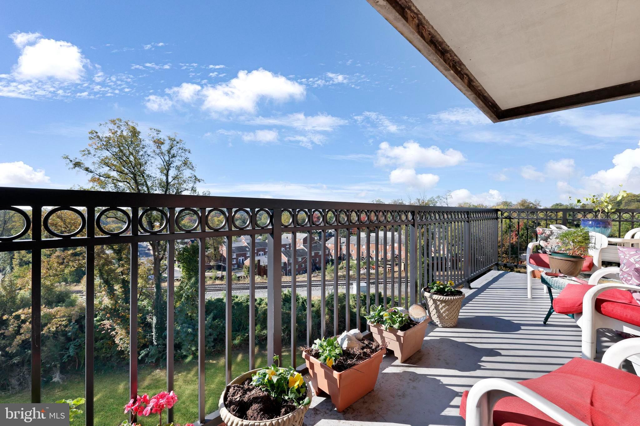1900 Lyttonsville ROAD Unit: 1007