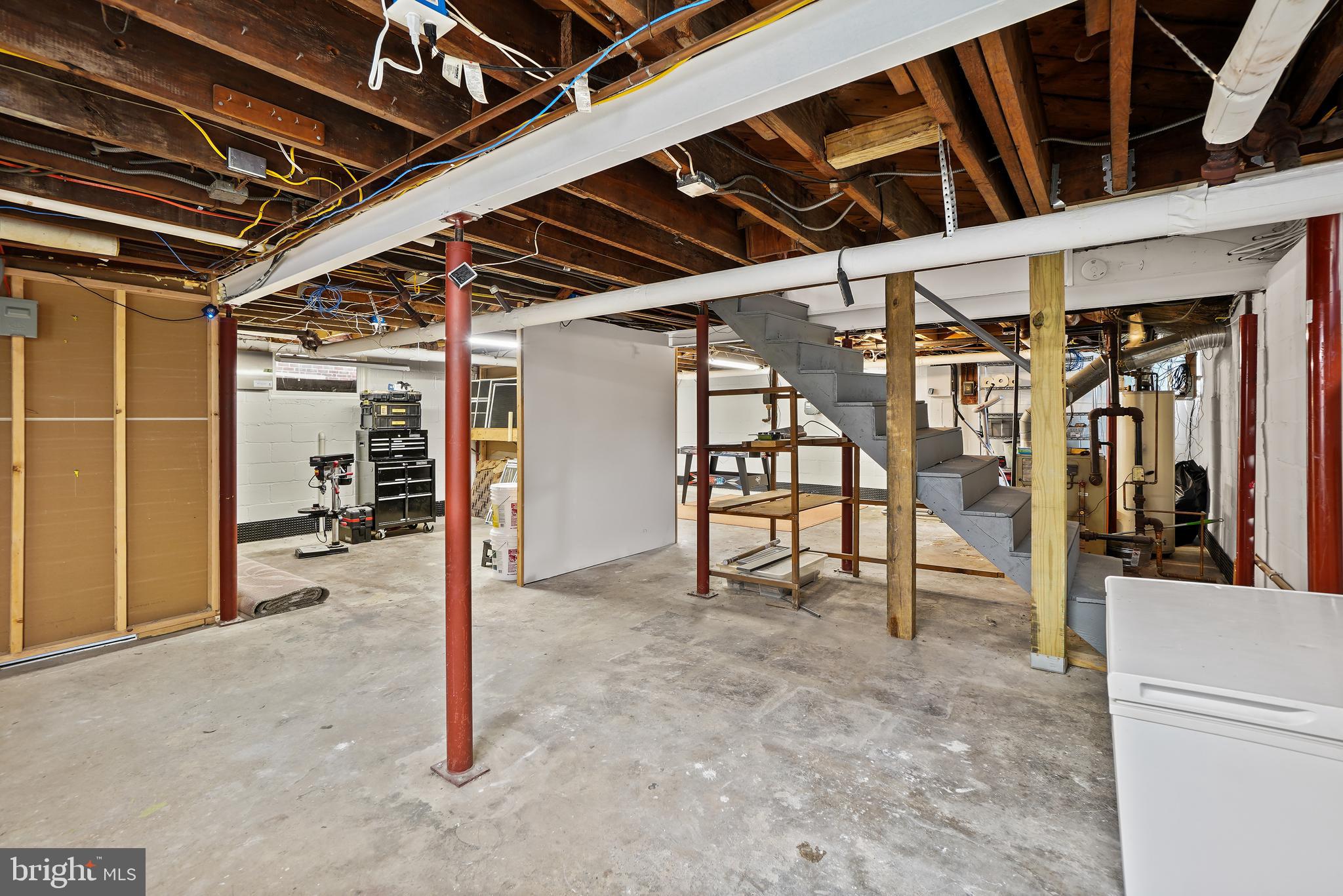 7505 Carroll Ave