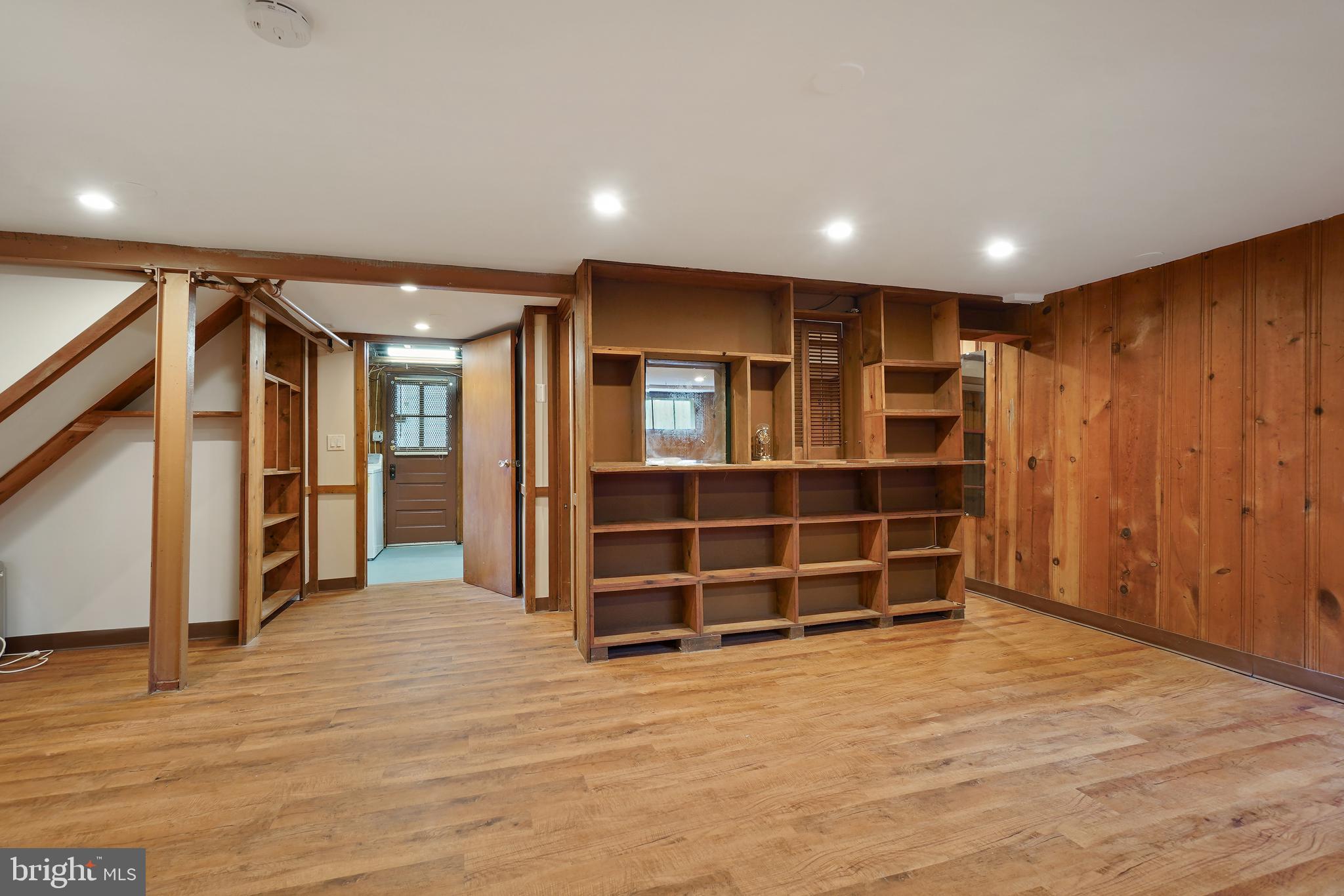 623 Elm Ave
