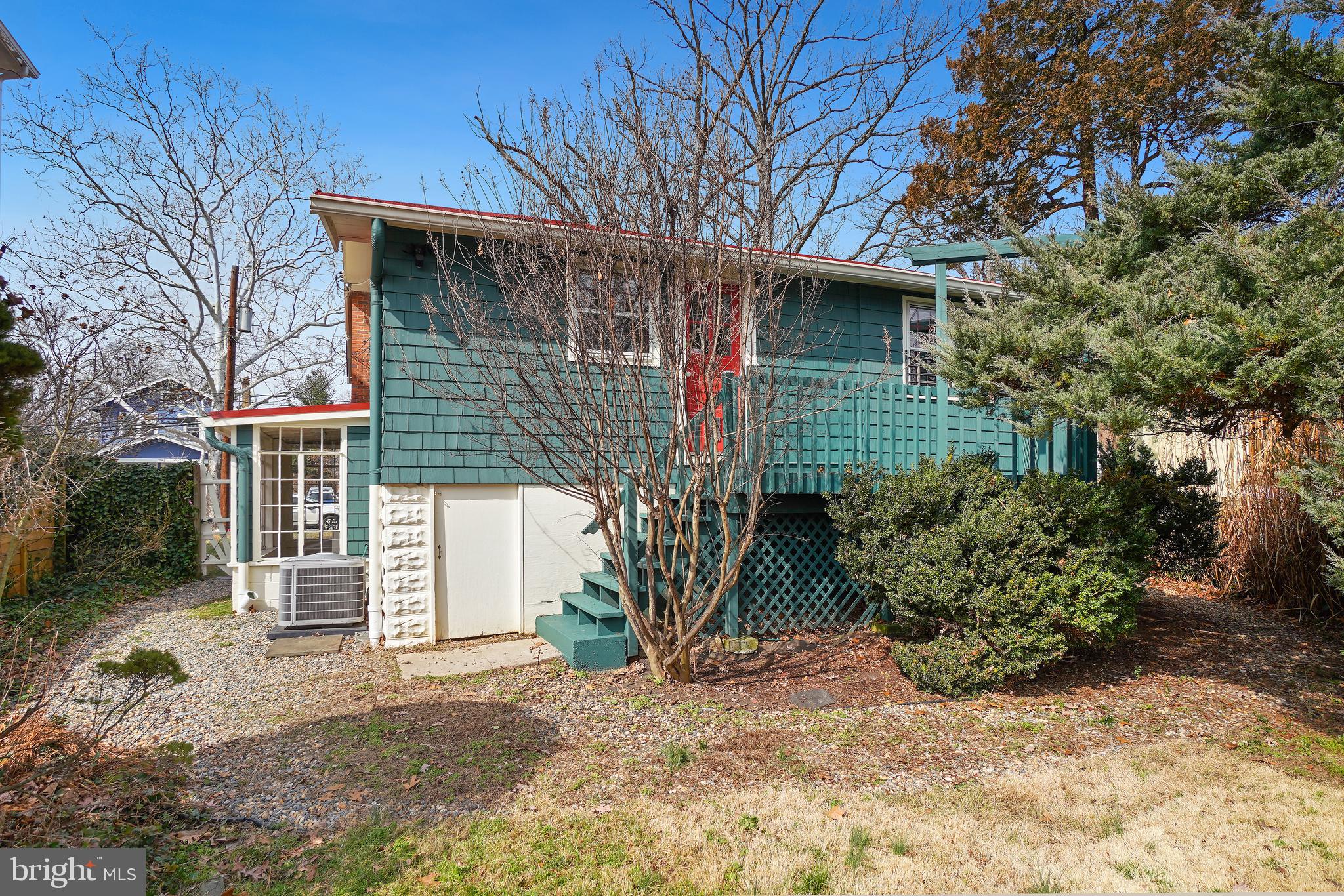 623 Elm Ave