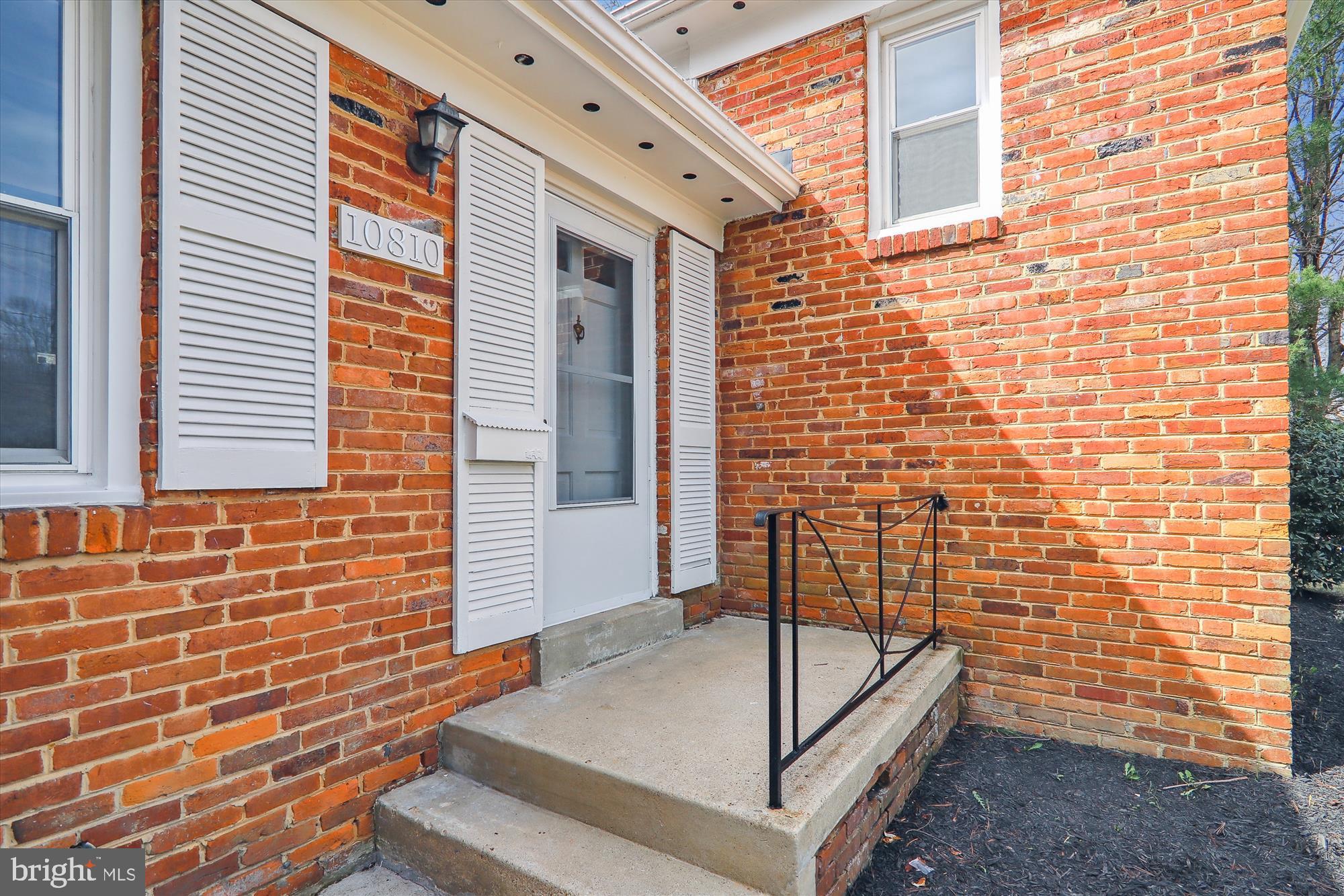 10810 Meadowhill Rd