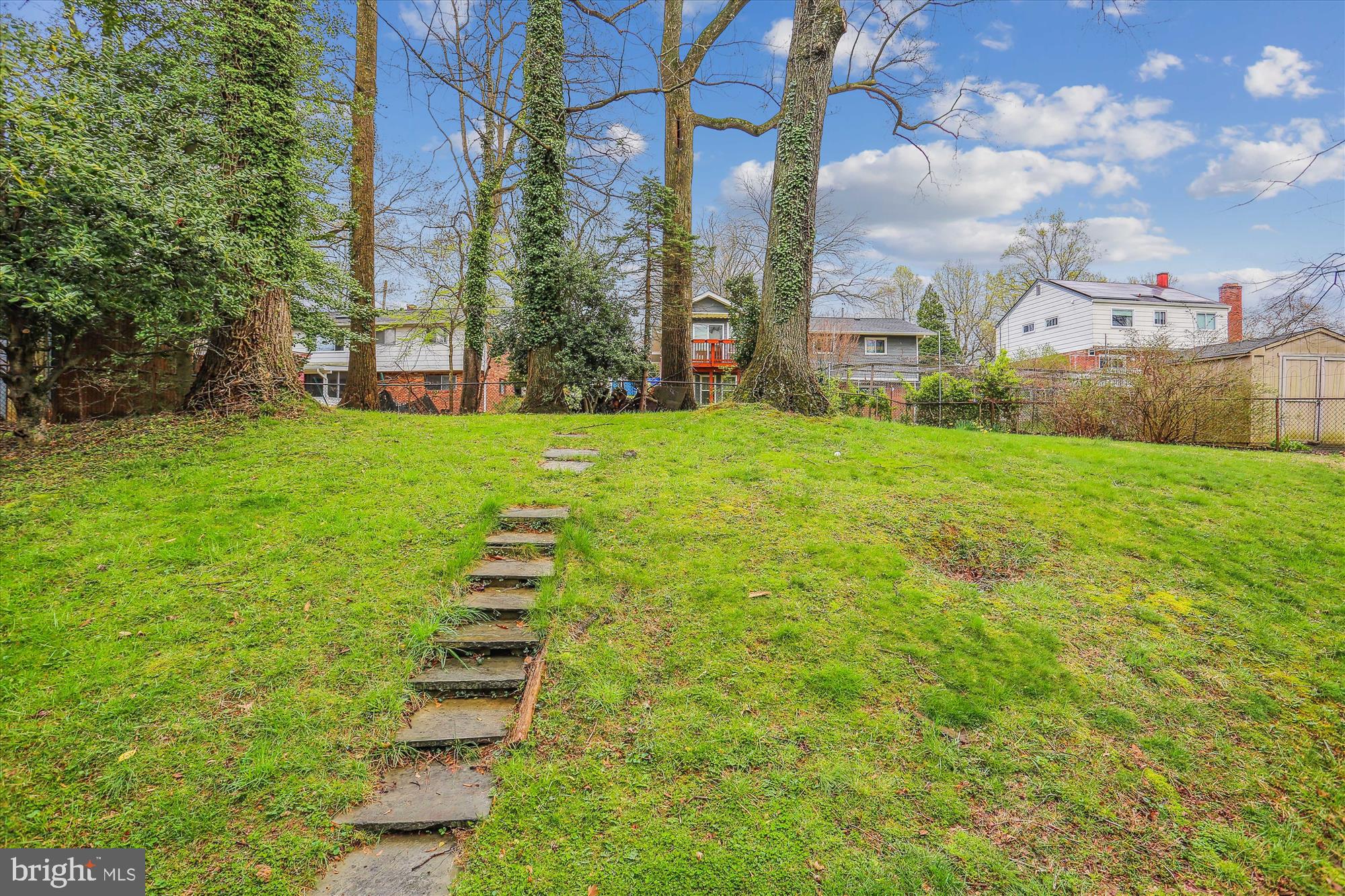 606 Lamberton Dr