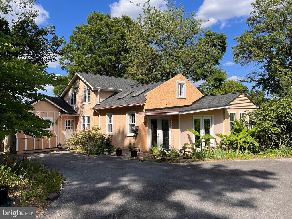 422 Ethan Allen Ave
