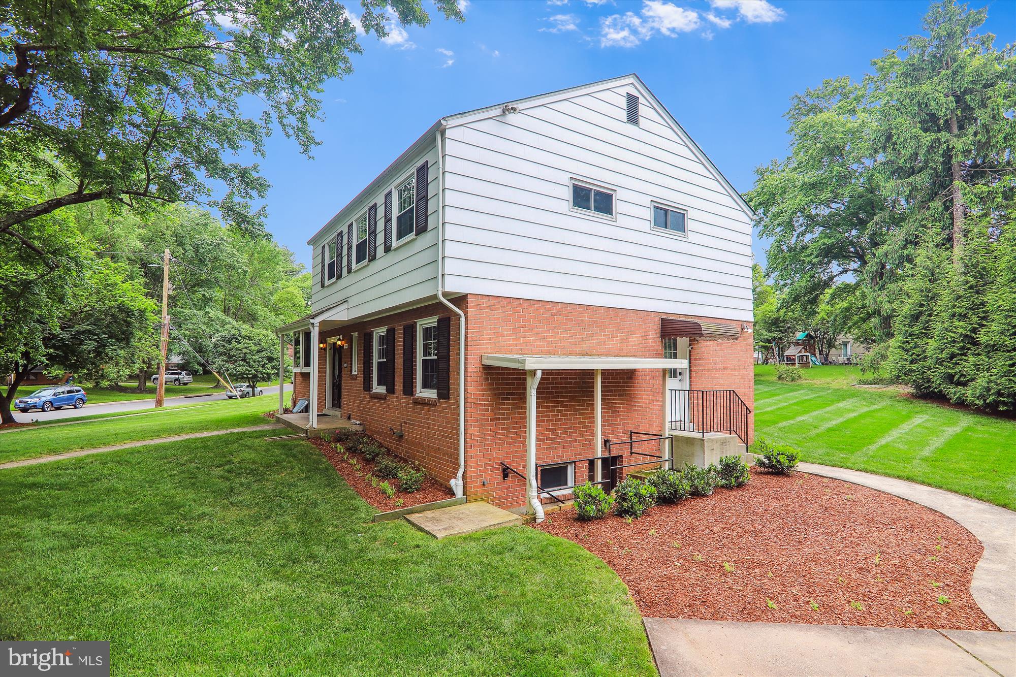 300 Lamberton Dr
