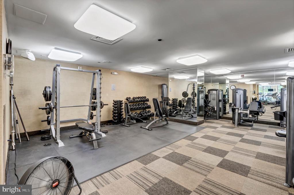 10101 Grosvenor Pl #812