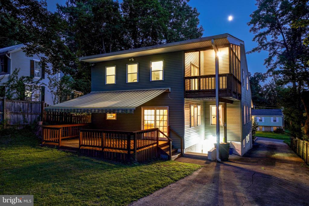 2215 Salisbury Rd