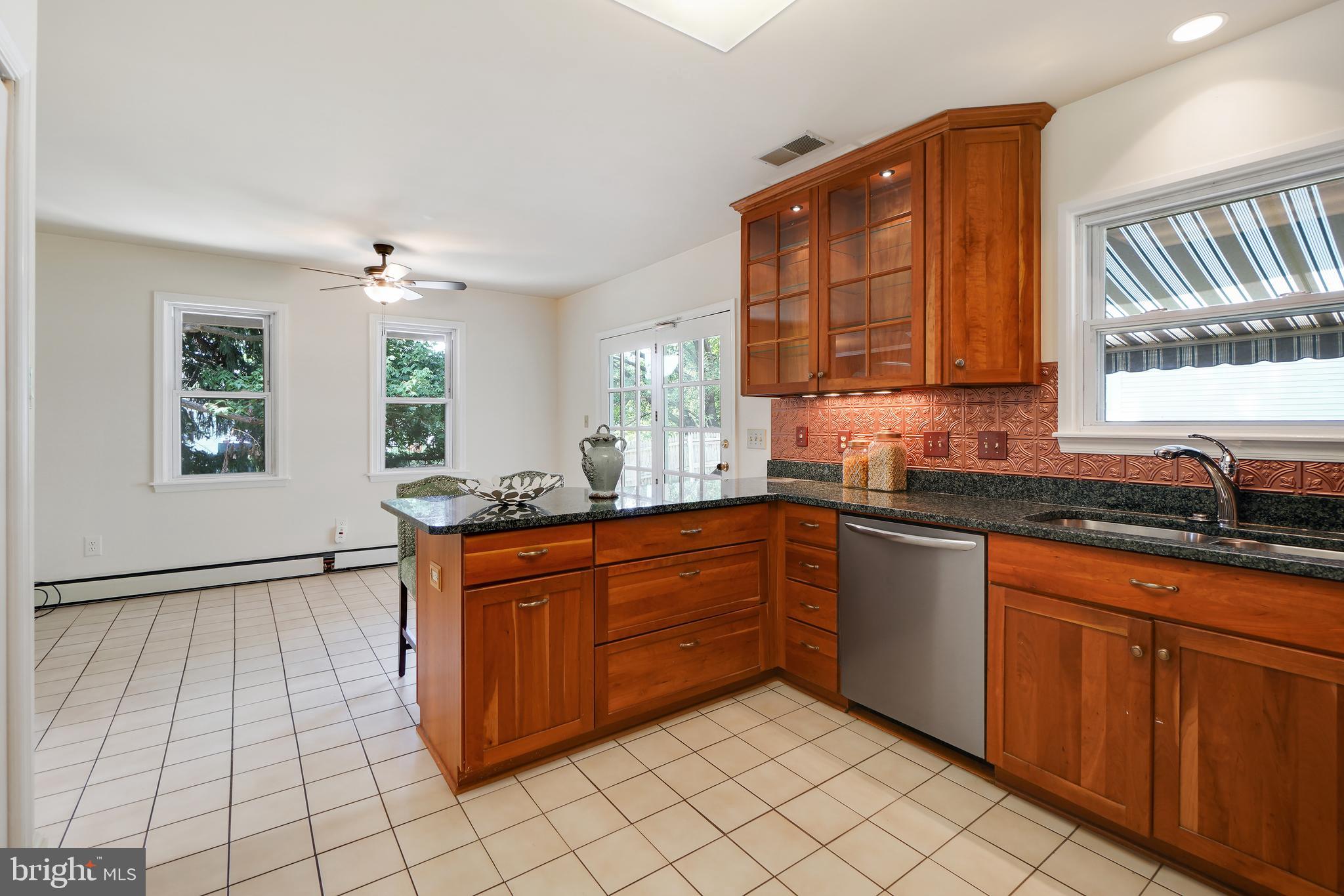 2215 Salisbury Rd
