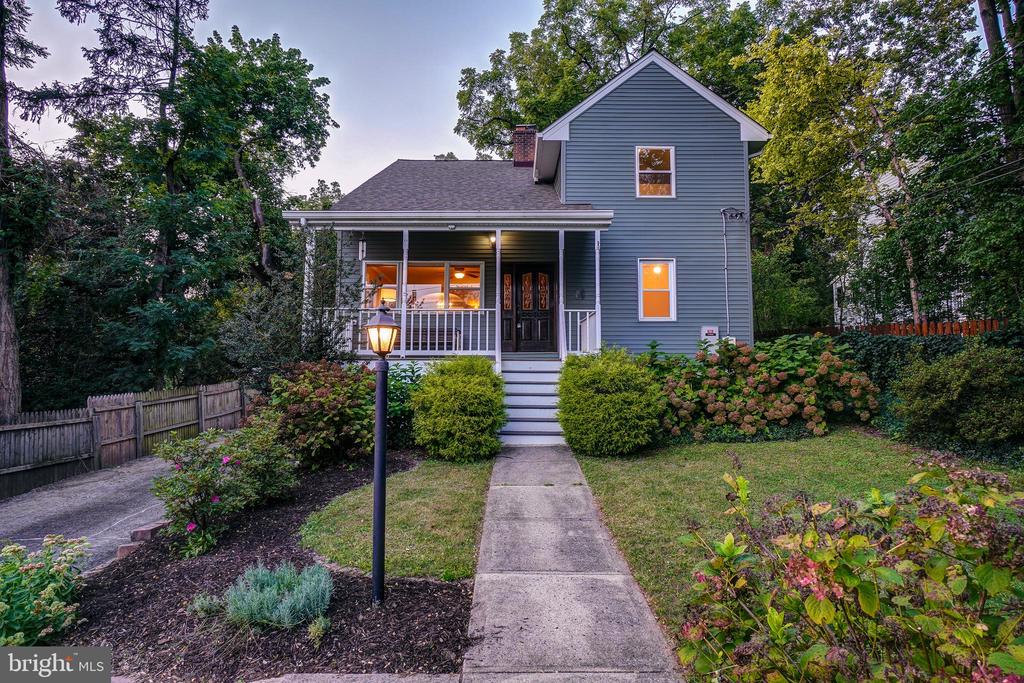 2215 Salisbury Rd