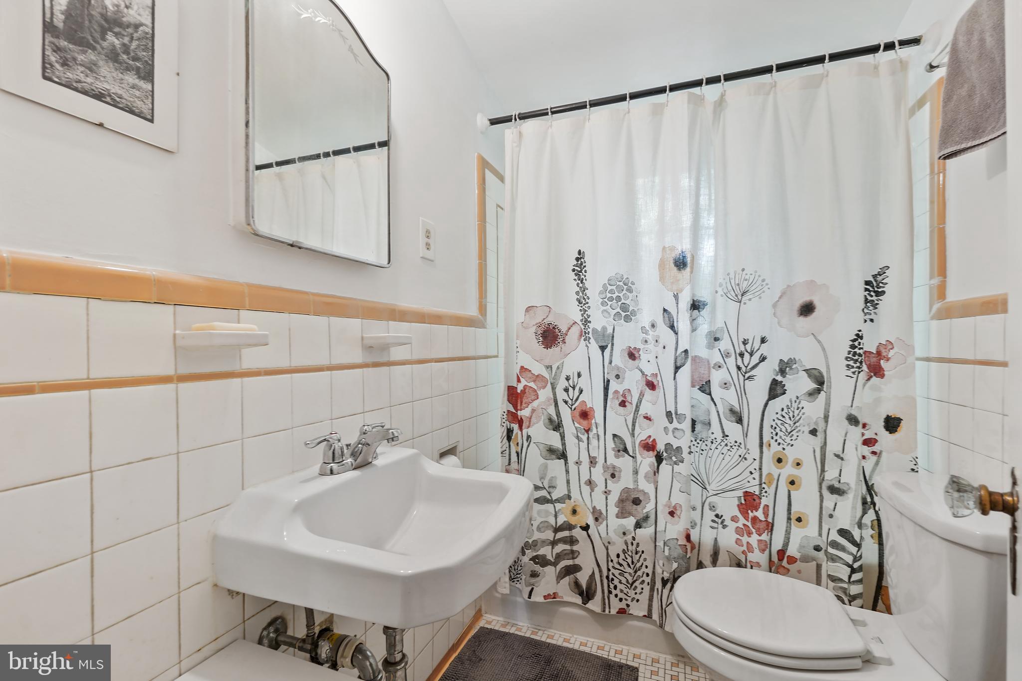6 Midhurst Rd
