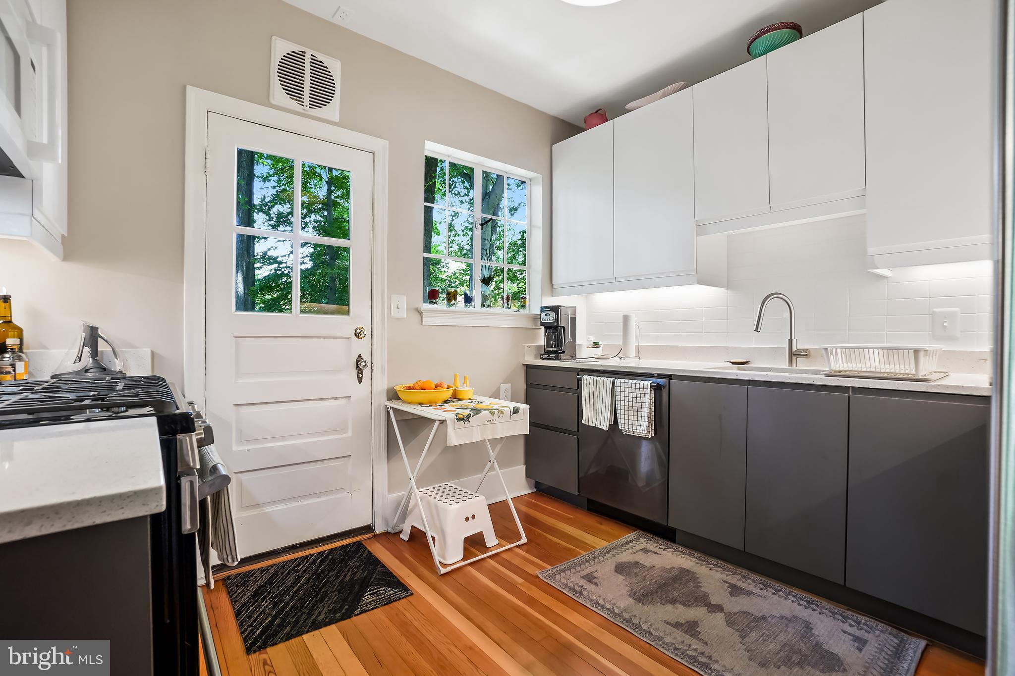 6 Midhurst Rd