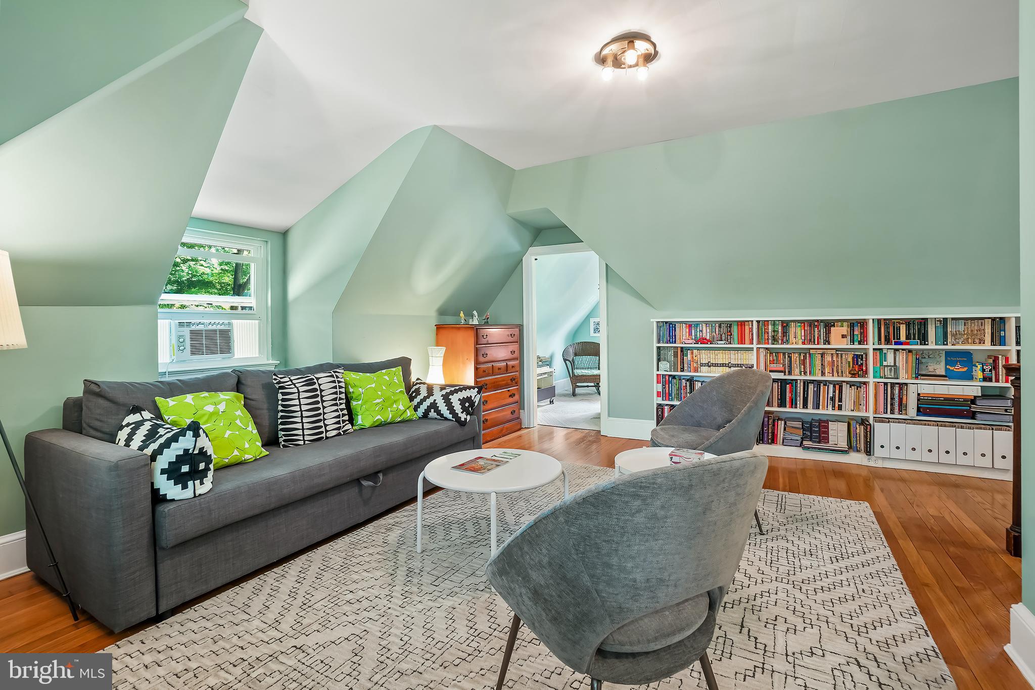 6 Midhurst Rd