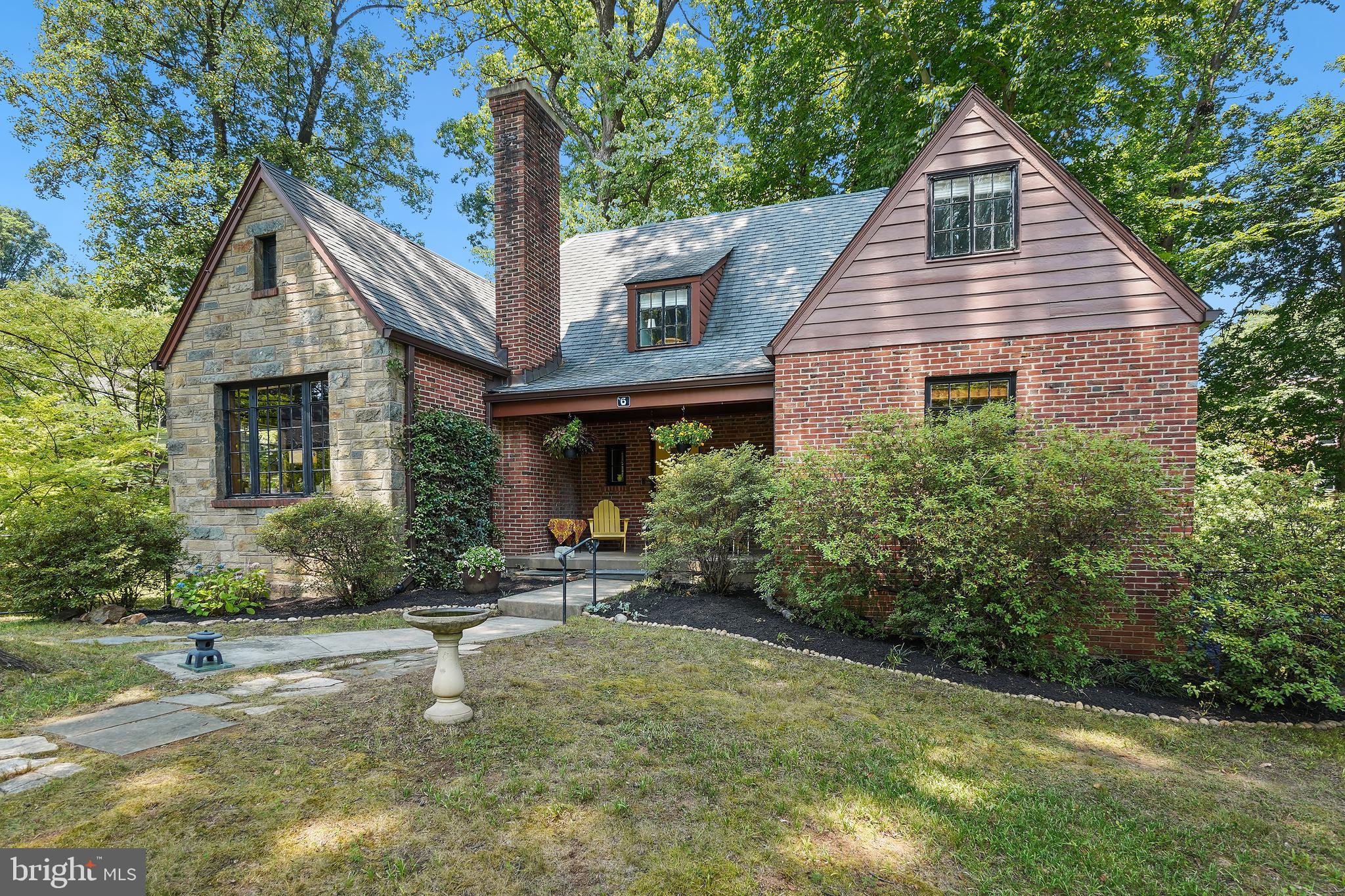 6 Midhurst Rd