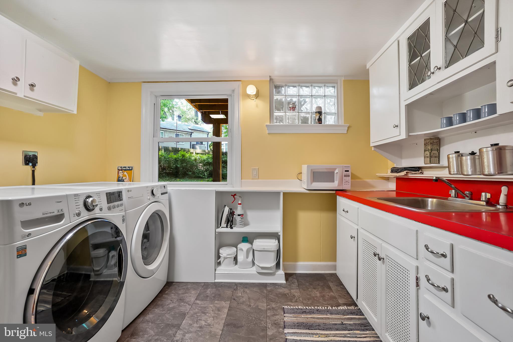 6 Midhurst Rd