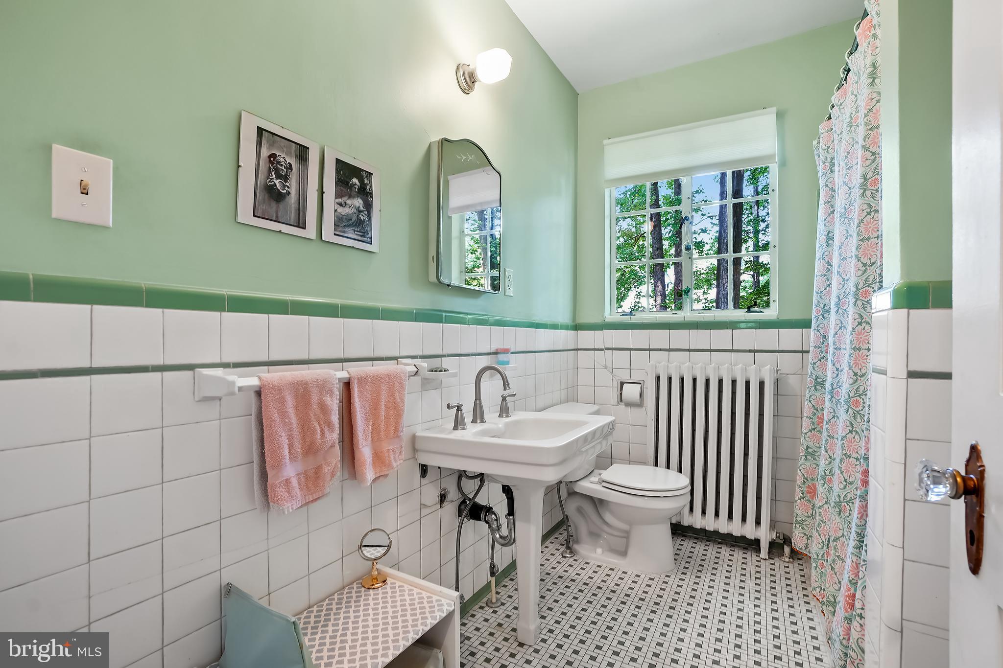 6 Midhurst Rd