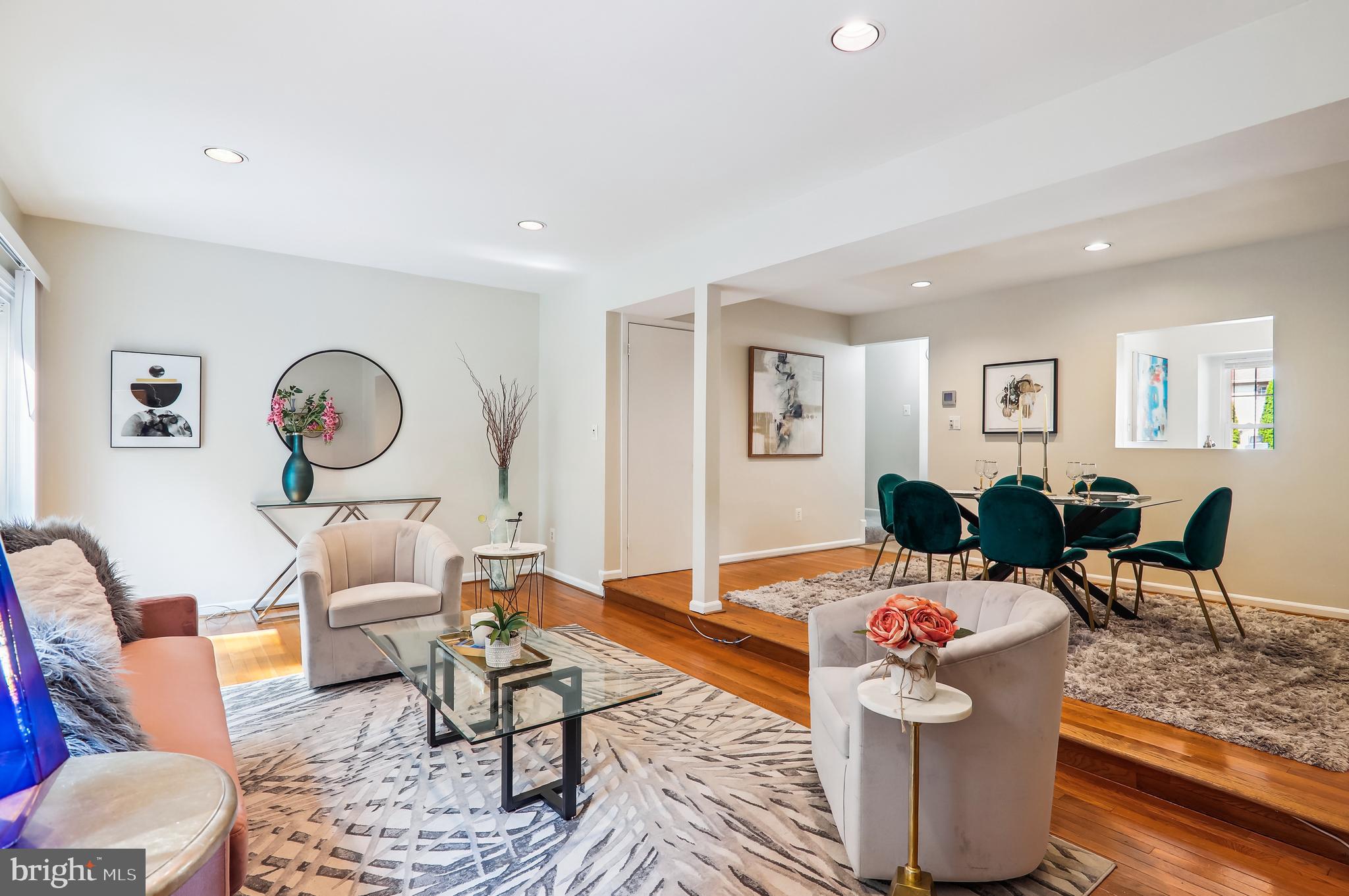 12107 Ravenwood Ct