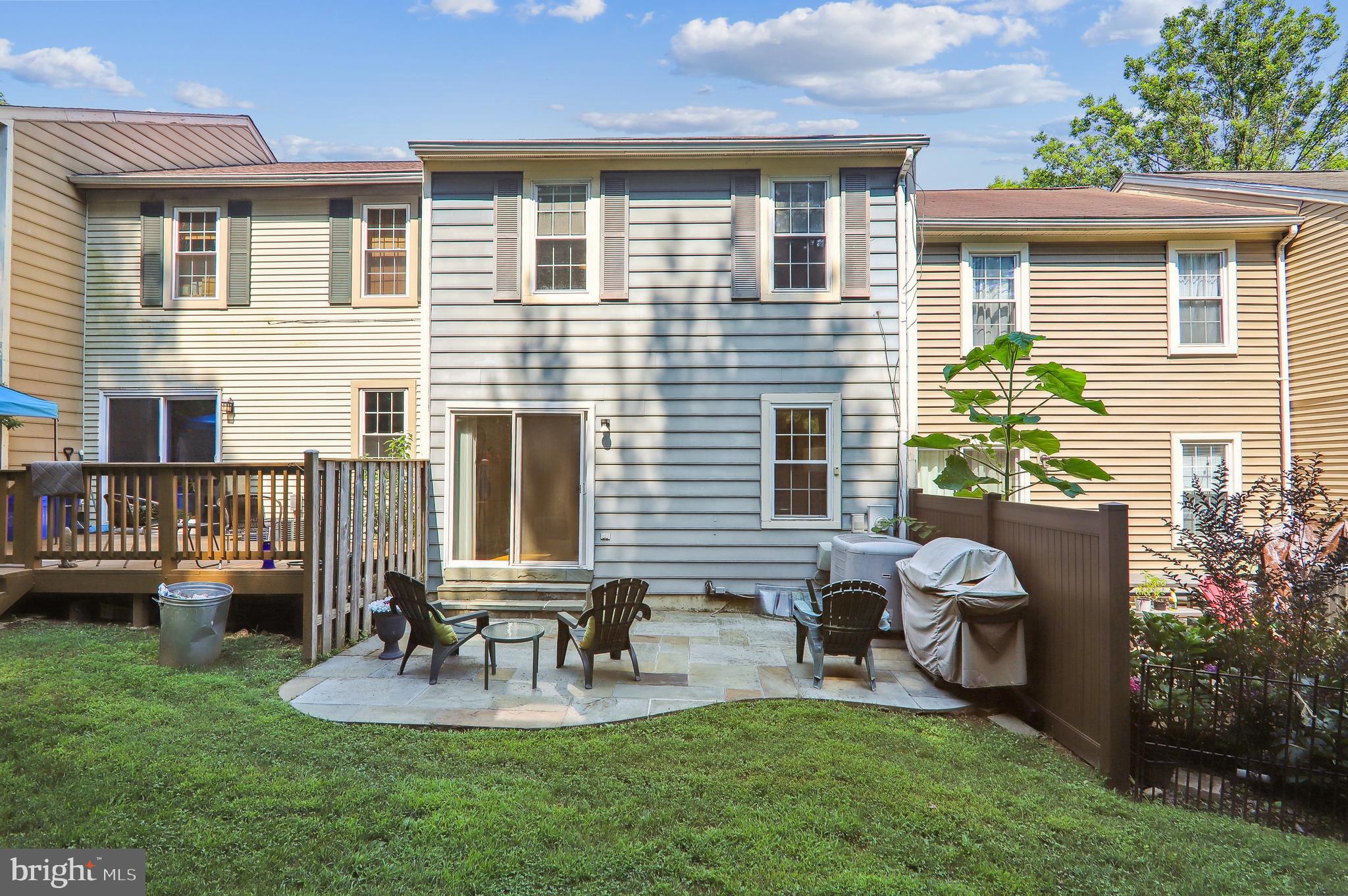 12107 Ravenwood Ct