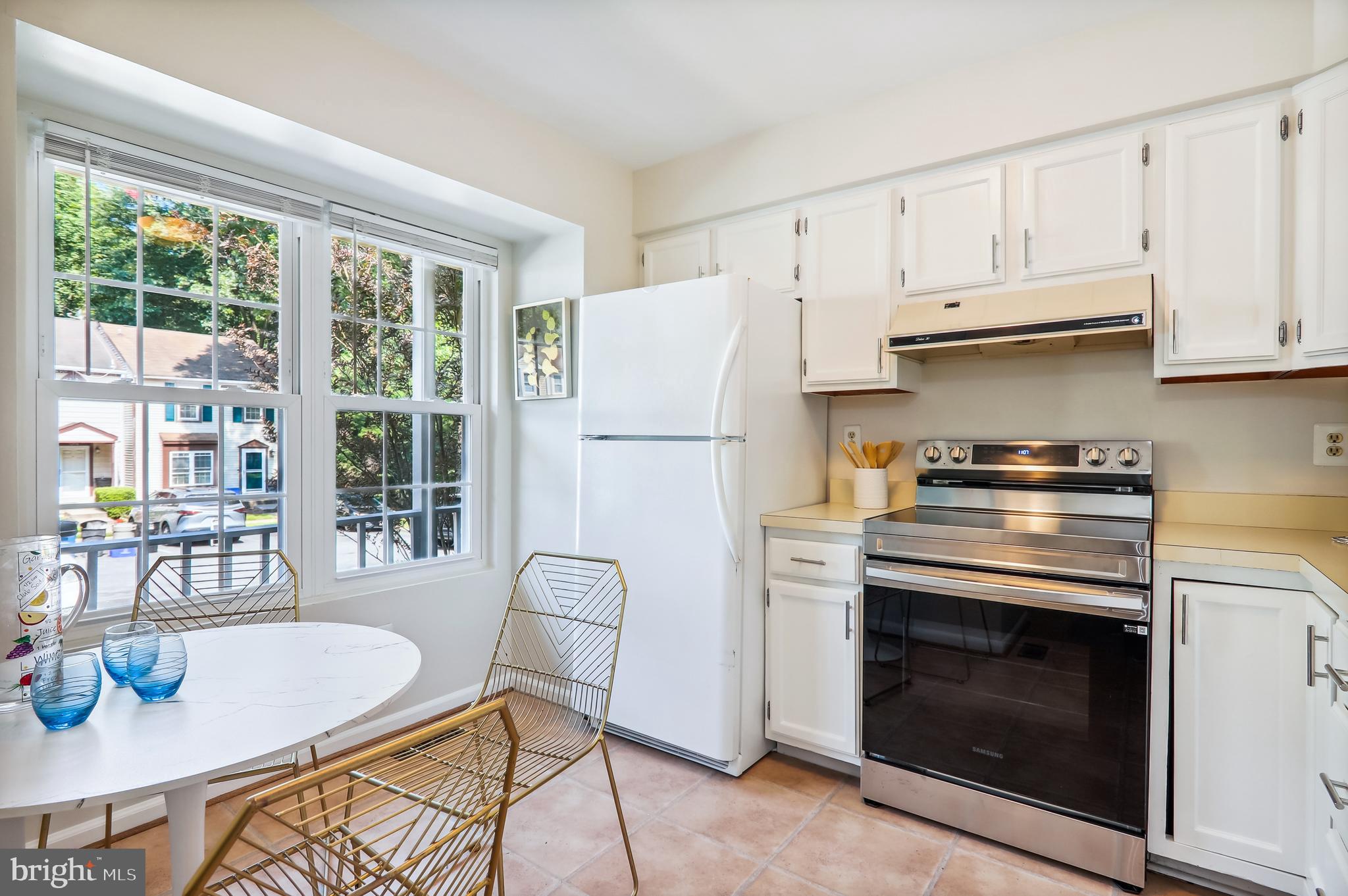 12107 Ravenwood Ct