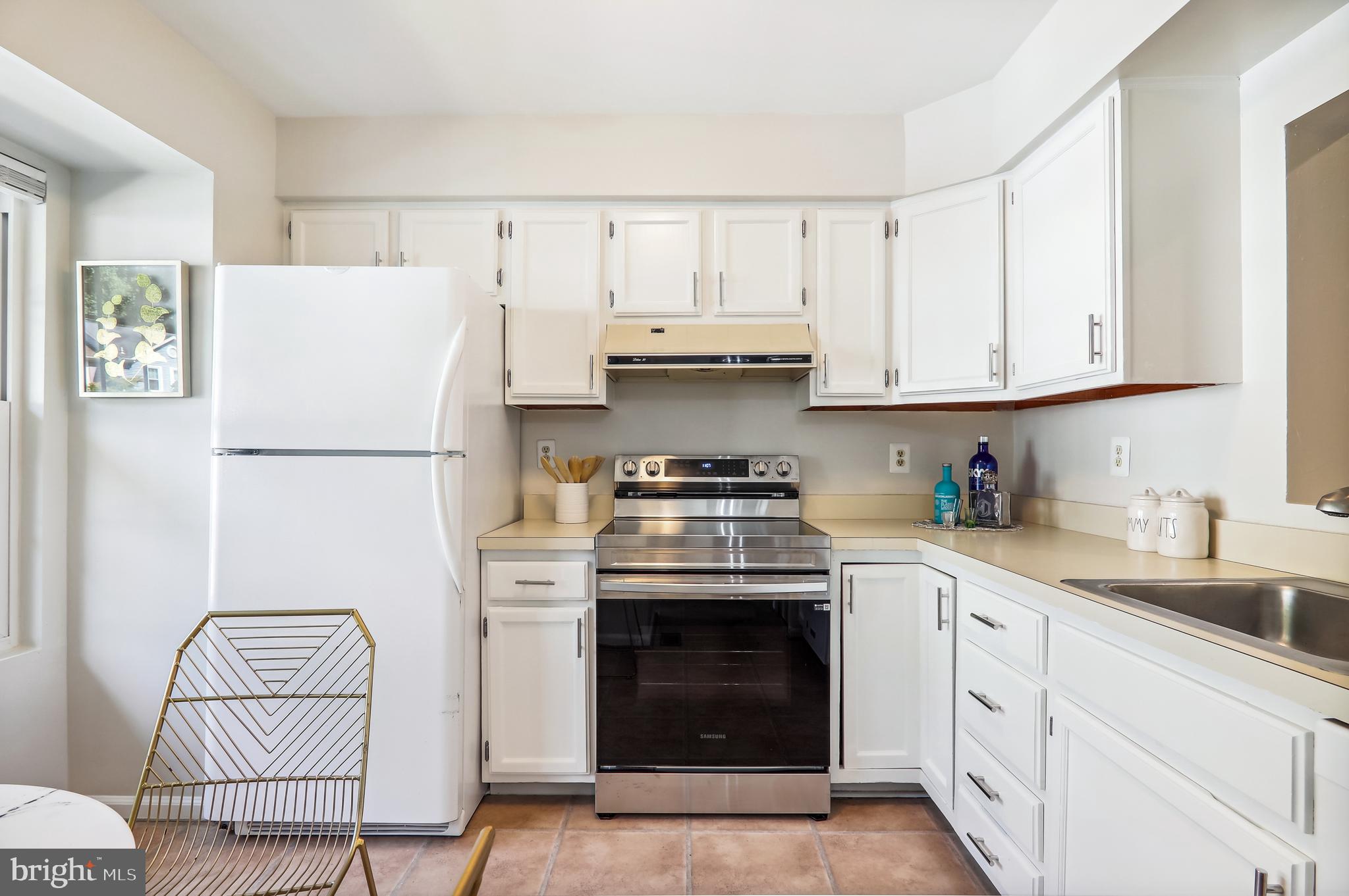 12107 Ravenwood Ct