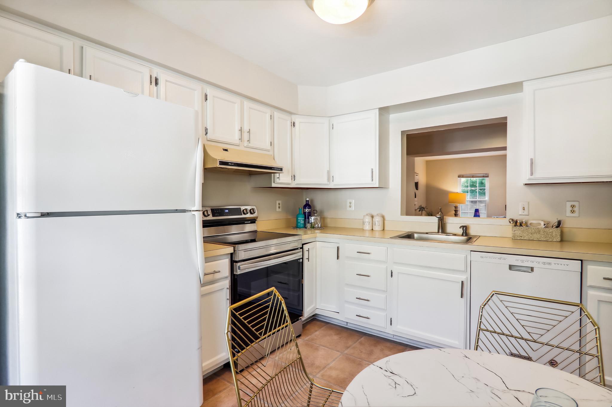 12107 Ravenwood Ct