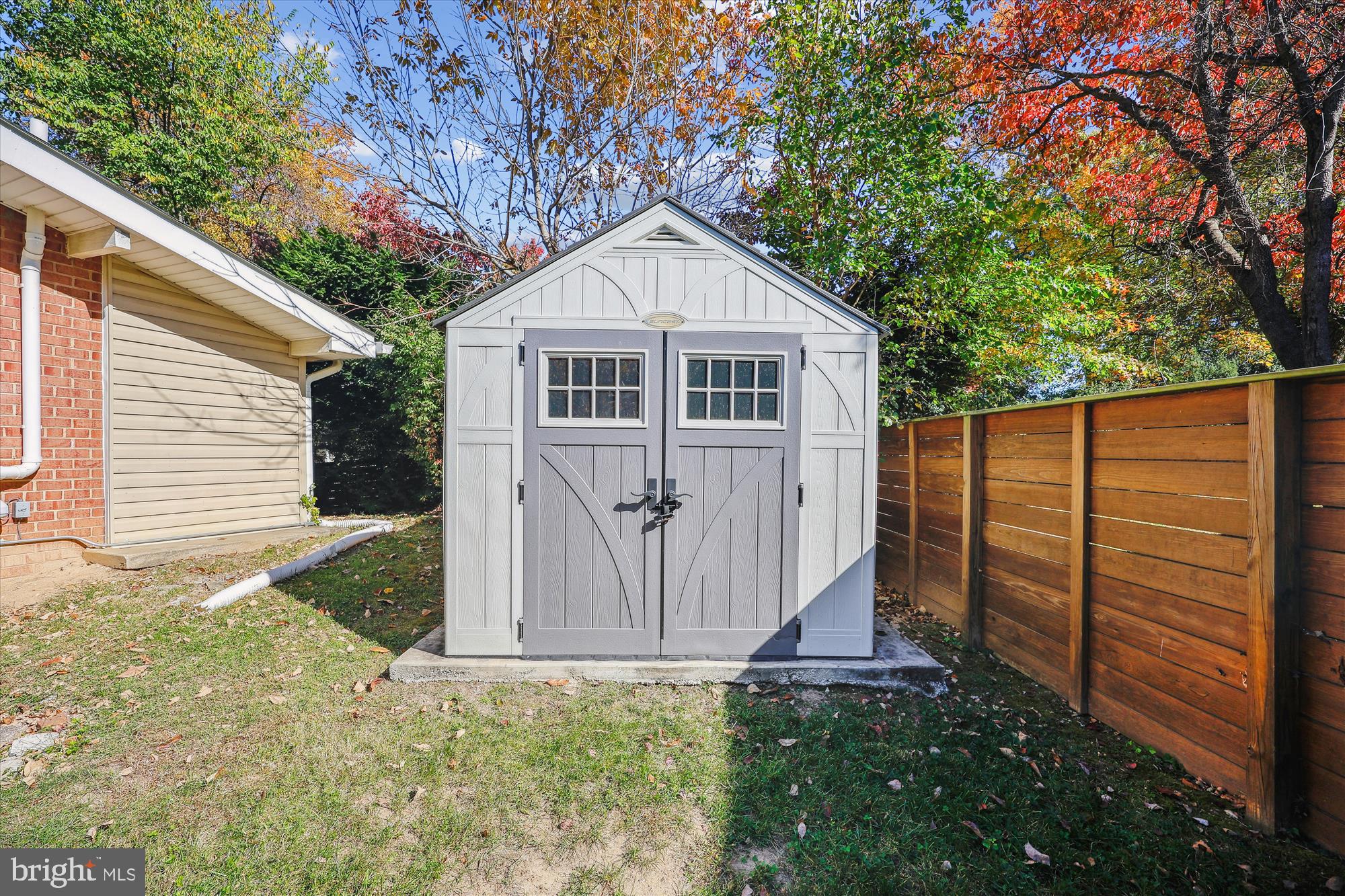 800 Hillsboro Dr