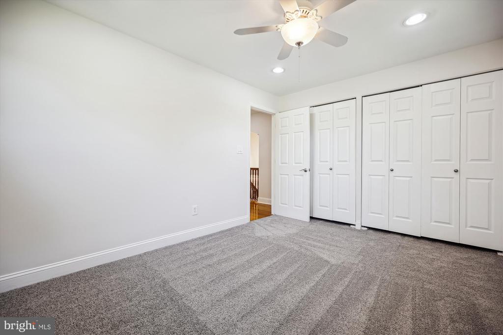 800 Hillsboro Dr