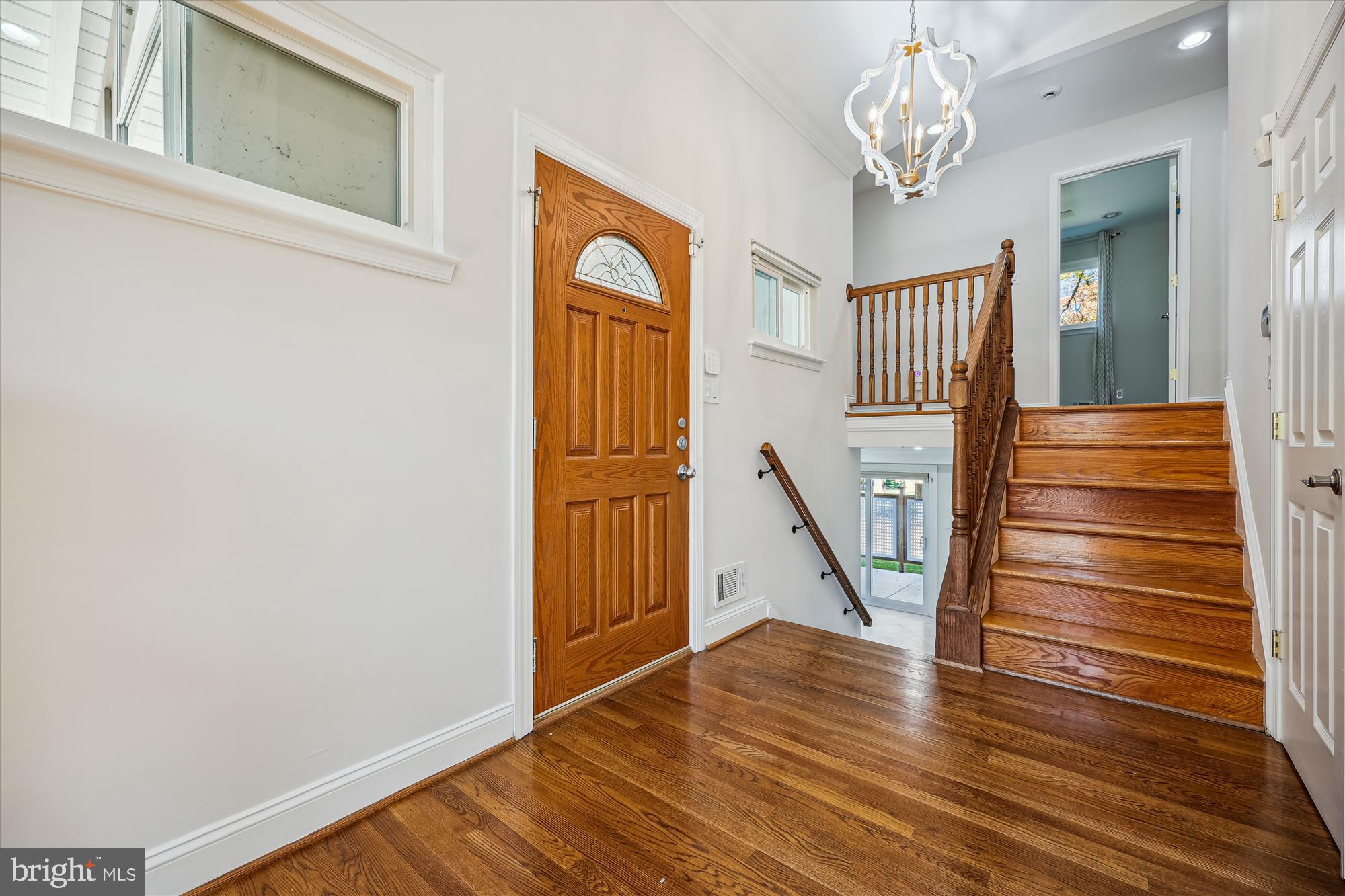 800 Hillsboro Dr