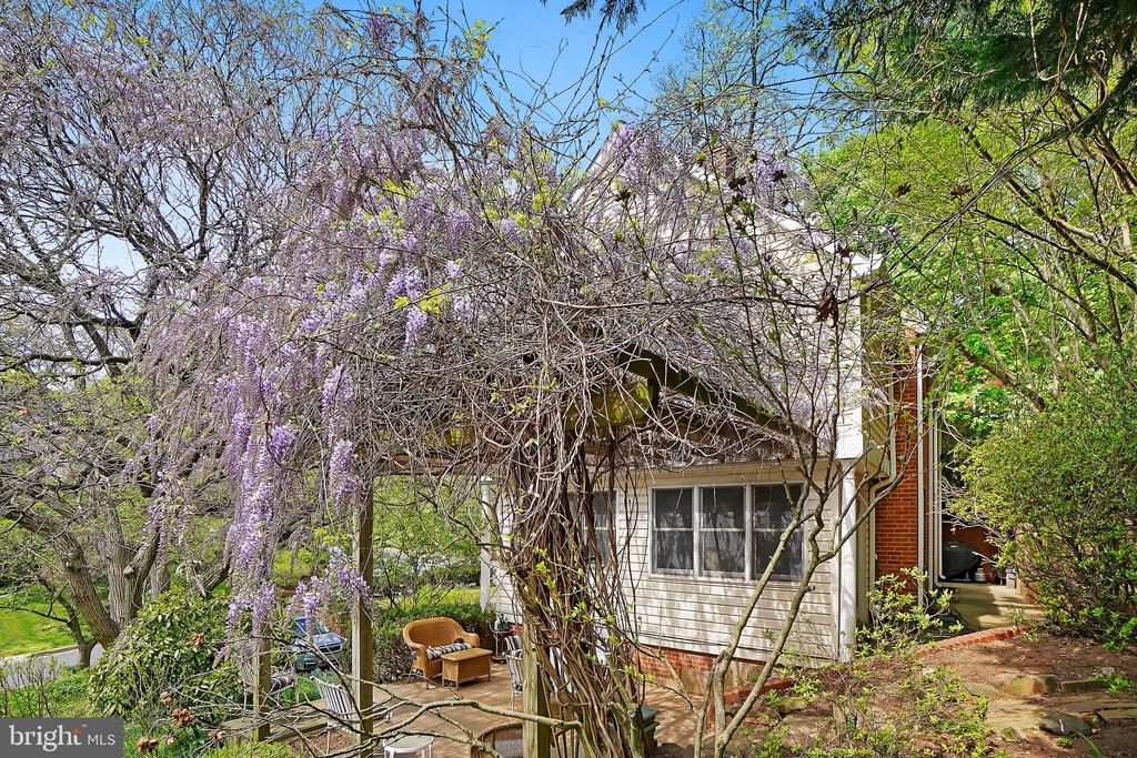 4 Park Valley Rd