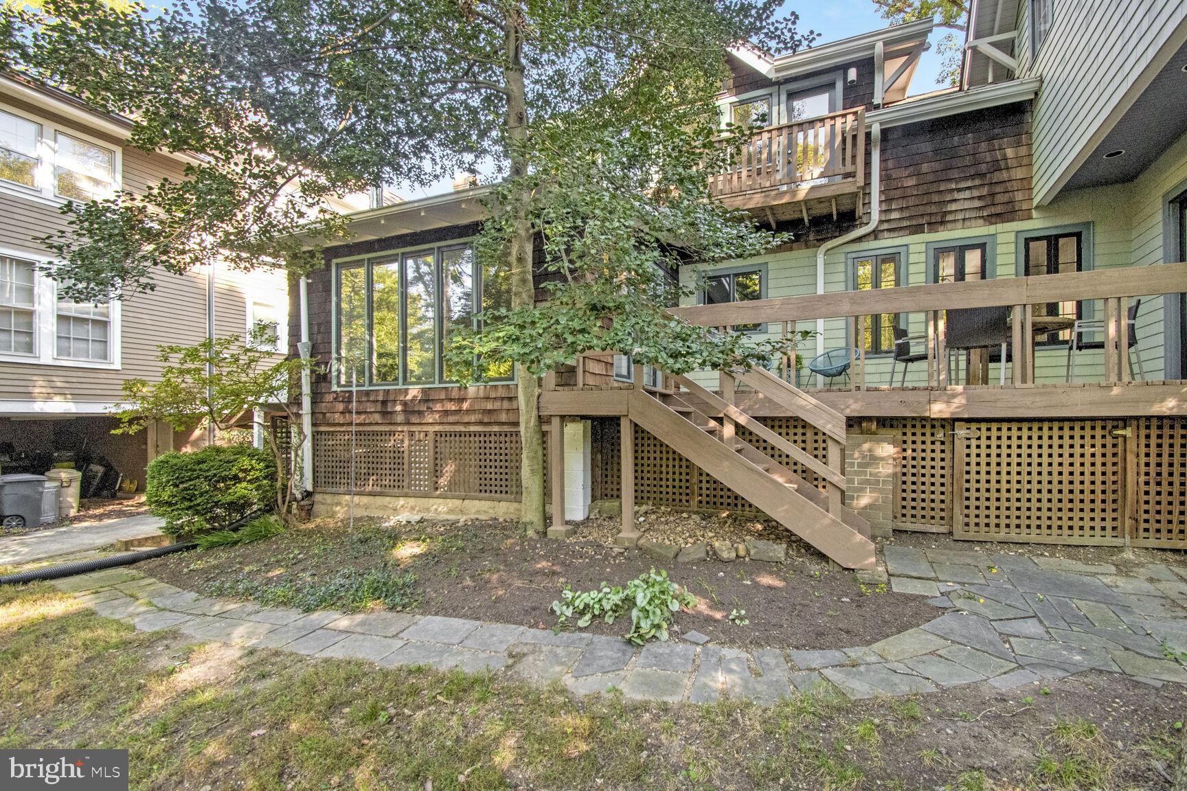 12 Cleveland Ave