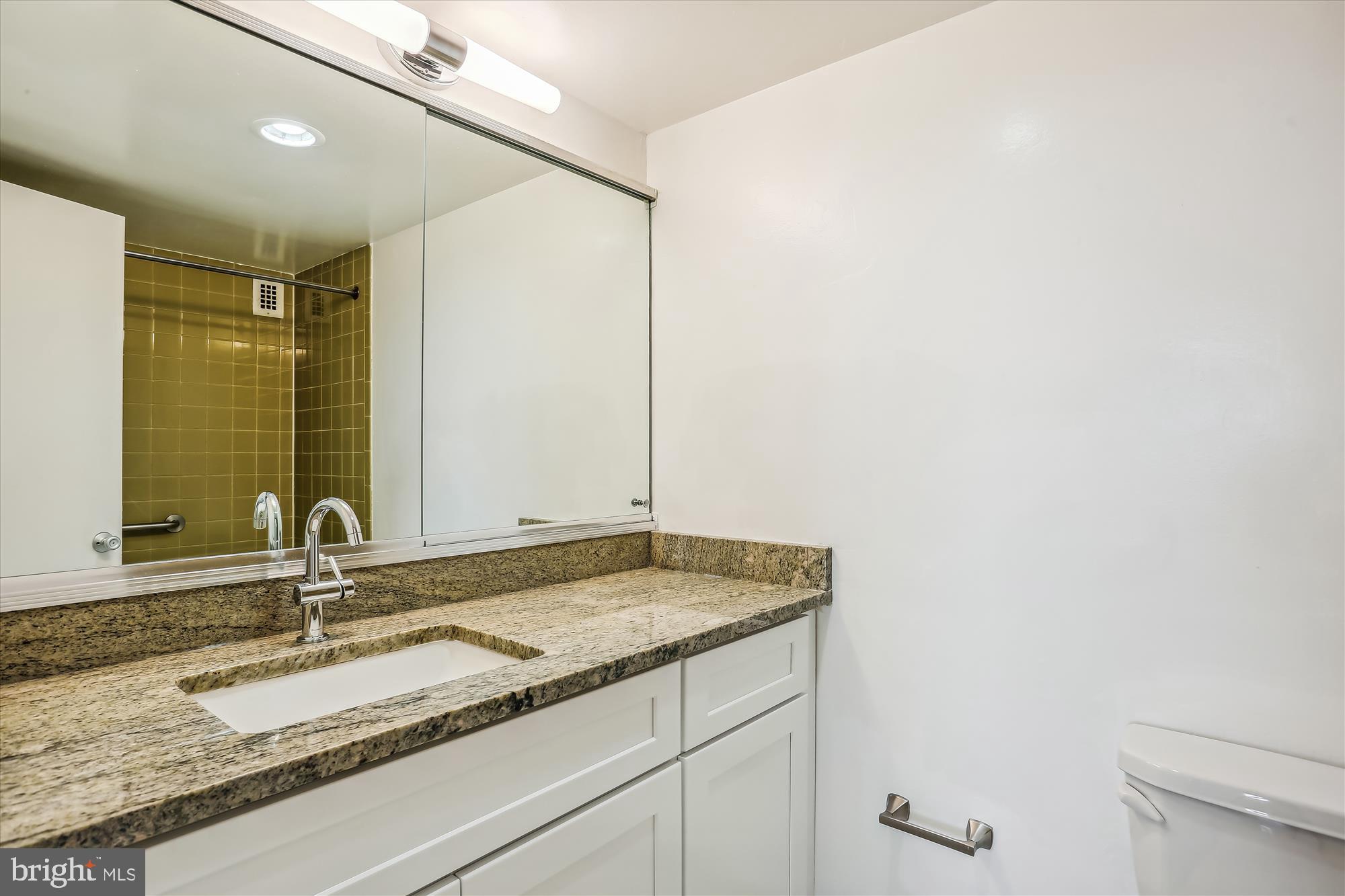 1121 University Blvd W #804-B