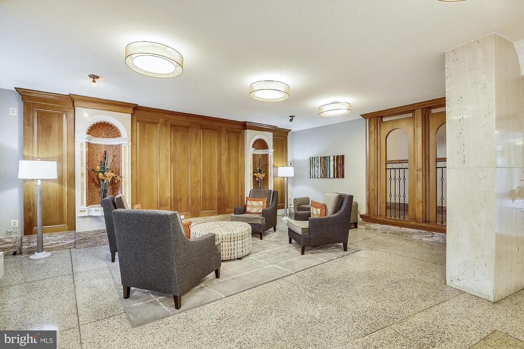 1121 University Blvd W #804-B