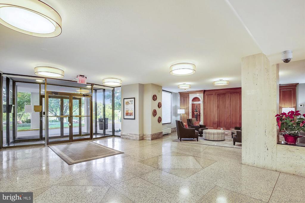 1121 University Blvd W #804-B