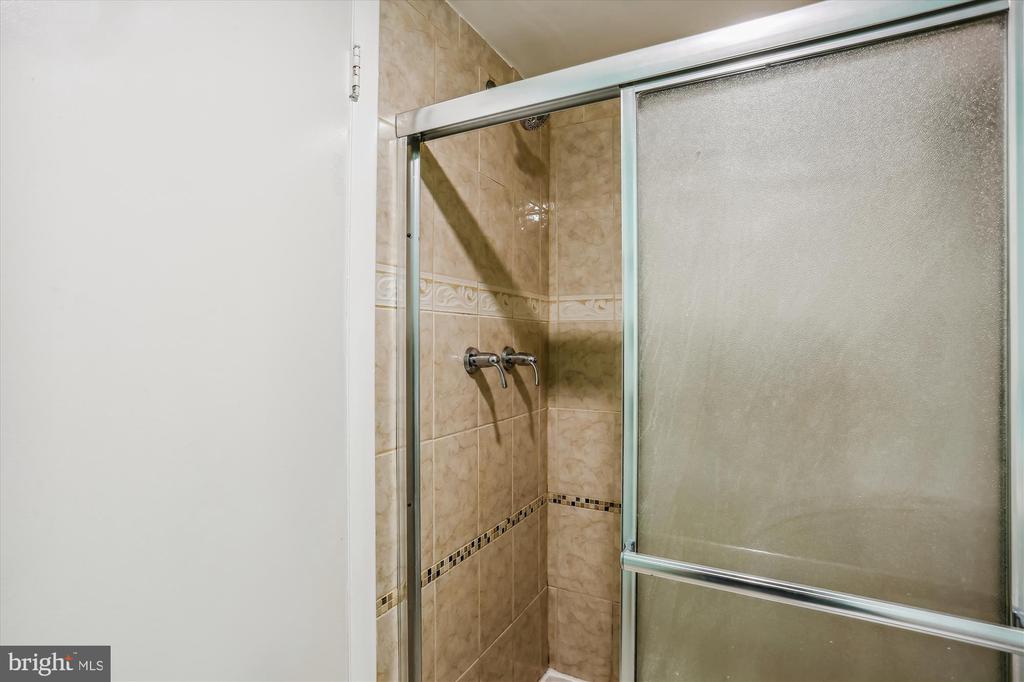 1121 University Blvd W #804-B