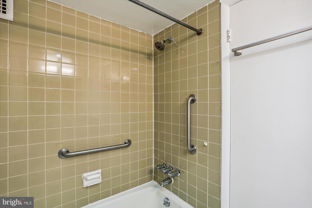 1121 University Blvd W #804-B