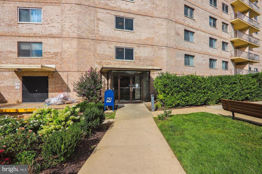 1121 University Blvd W #804-B