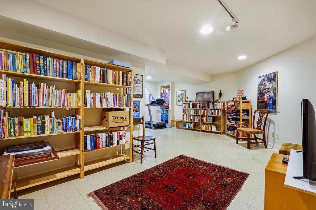 6 Montgomery Ave