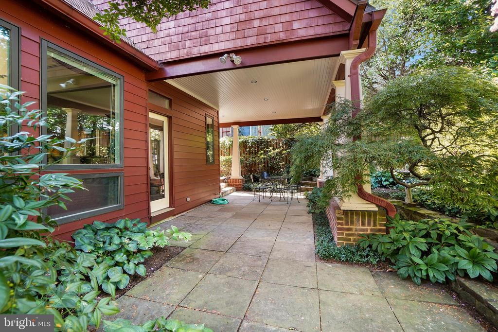 6 Montgomery Ave